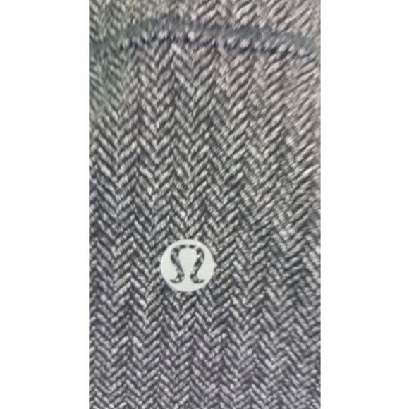 SOLD - Lululemon Think Fast LS Top 4 Black Herringbone - Picture 6 of 11